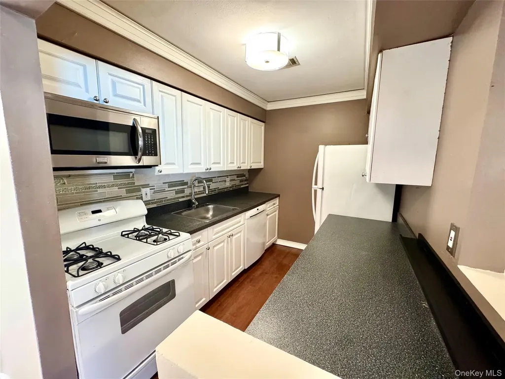 138 N Pointe Circle Coram NY 11727