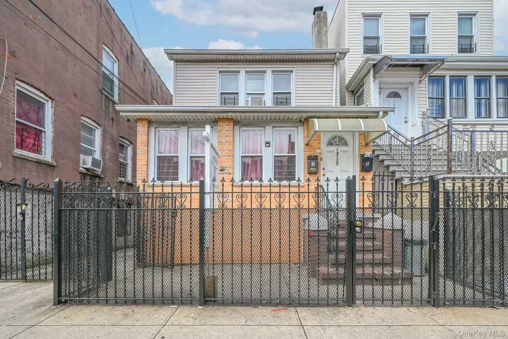 1317 Thieriot Avenue Bronx NY 10472