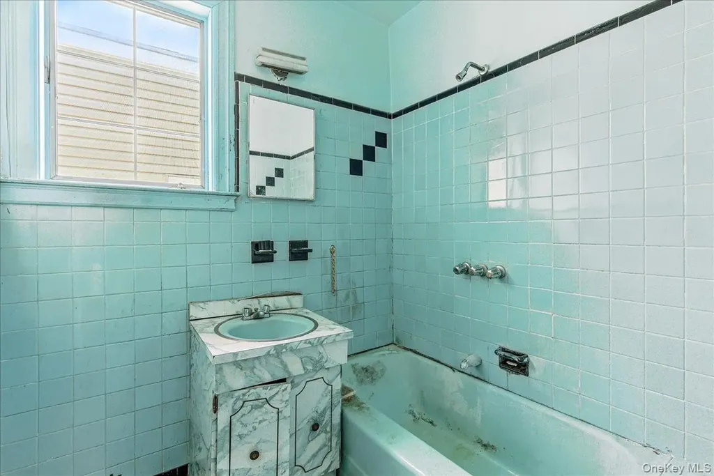 9015 Bayview Place Brooklyn NY 11236