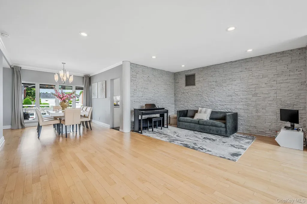94 Forest Avenue Massapequa NY 11758