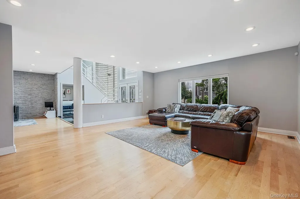94 Forest Avenue Massapequa NY 11758