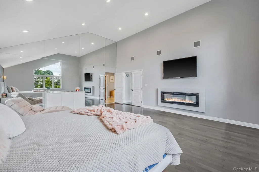 94 Forest Avenue Massapequa NY 11758