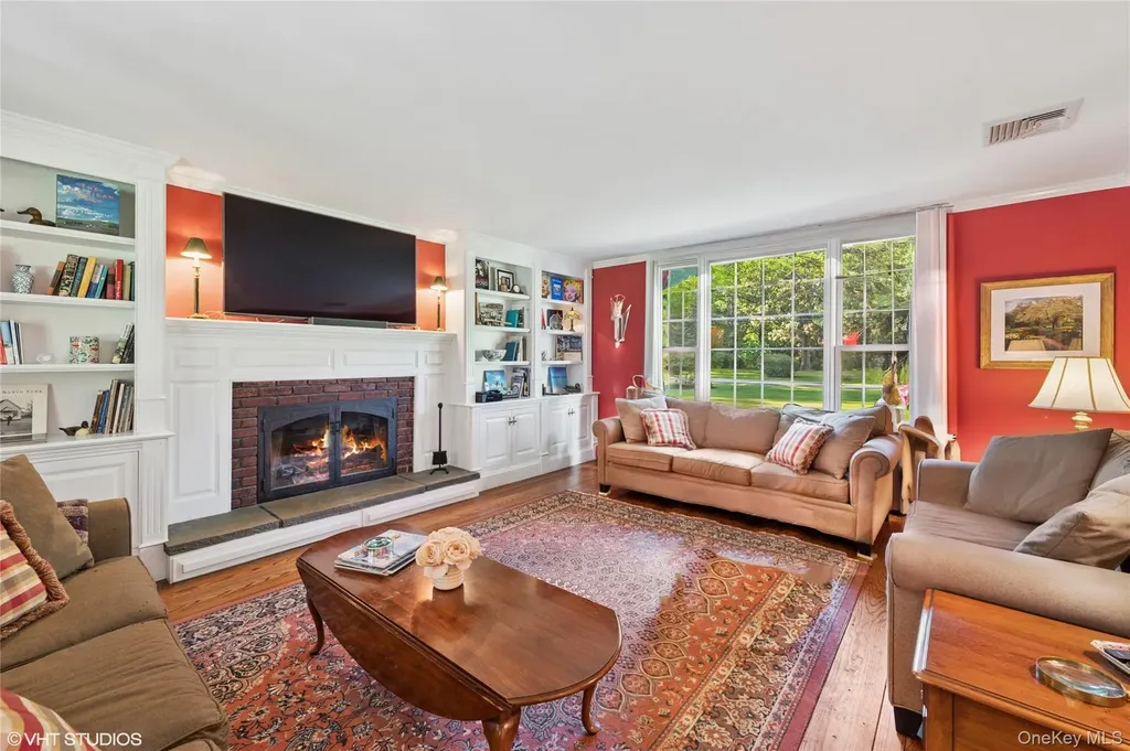 2 Hawk Drive Lloyd Harbor NY 11743