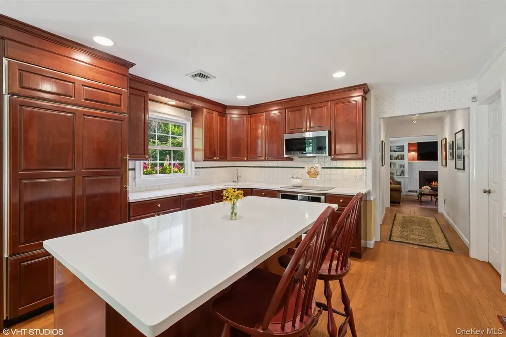 2 Hawk Drive Lloyd Harbor NY 11743
