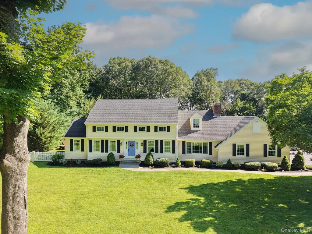 2 Hawk Drive Lloyd Harbor NY 11743