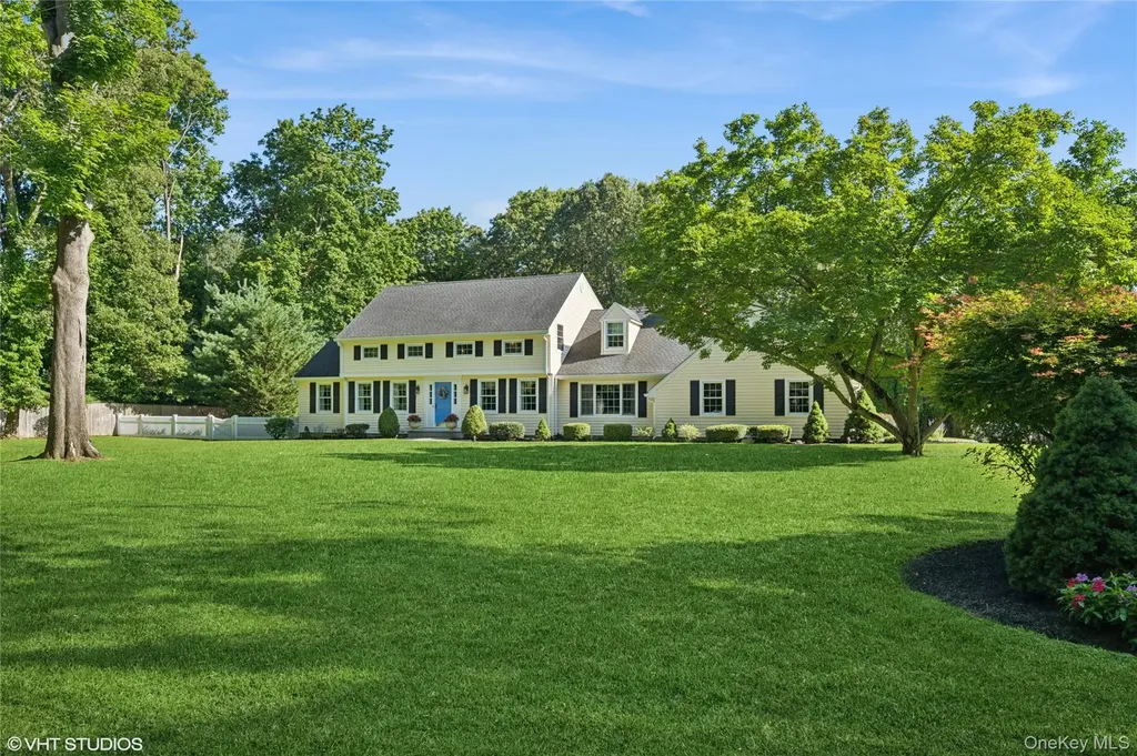 2 Hawk Drive Lloyd Harbor NY 11743
