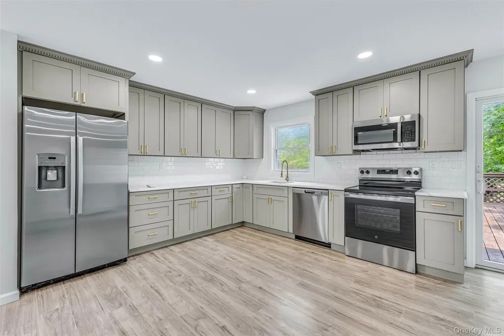 108 Riviera Drive Mastic NY 11950