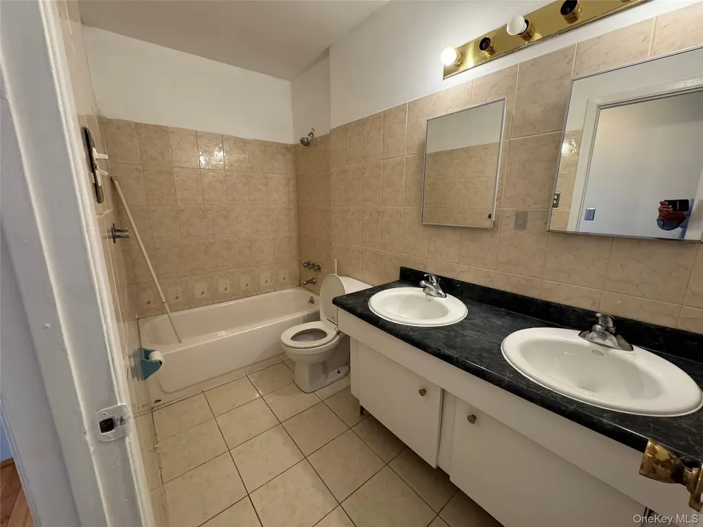 1568 Waters Edge Drive Bayside NY 11360