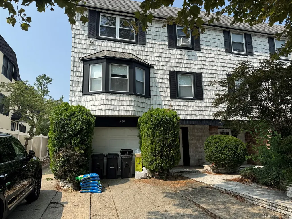 1568 Waters Edge Drive Bayside NY 11360