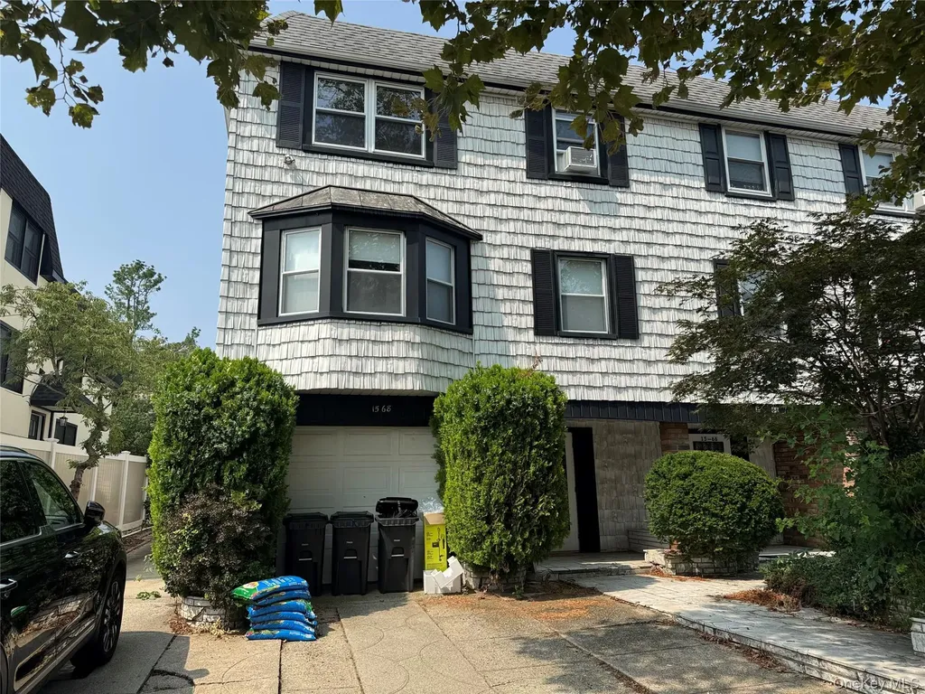 1568 Waters Edge Drive Bayside NY 11360