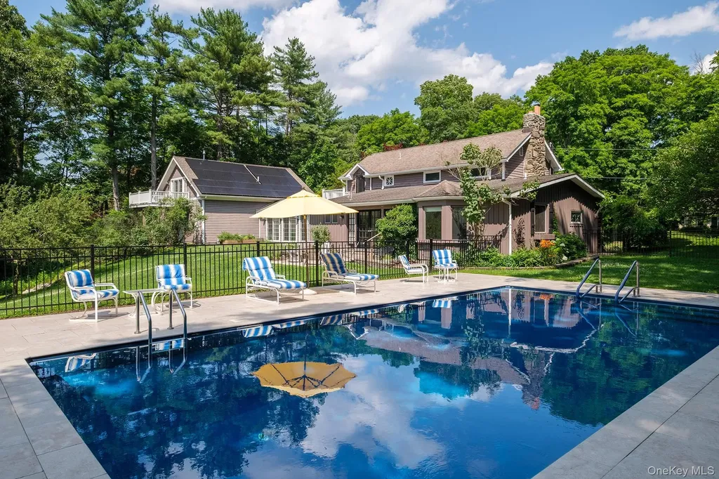 26 Curry Lane Hyde Park NY 12538