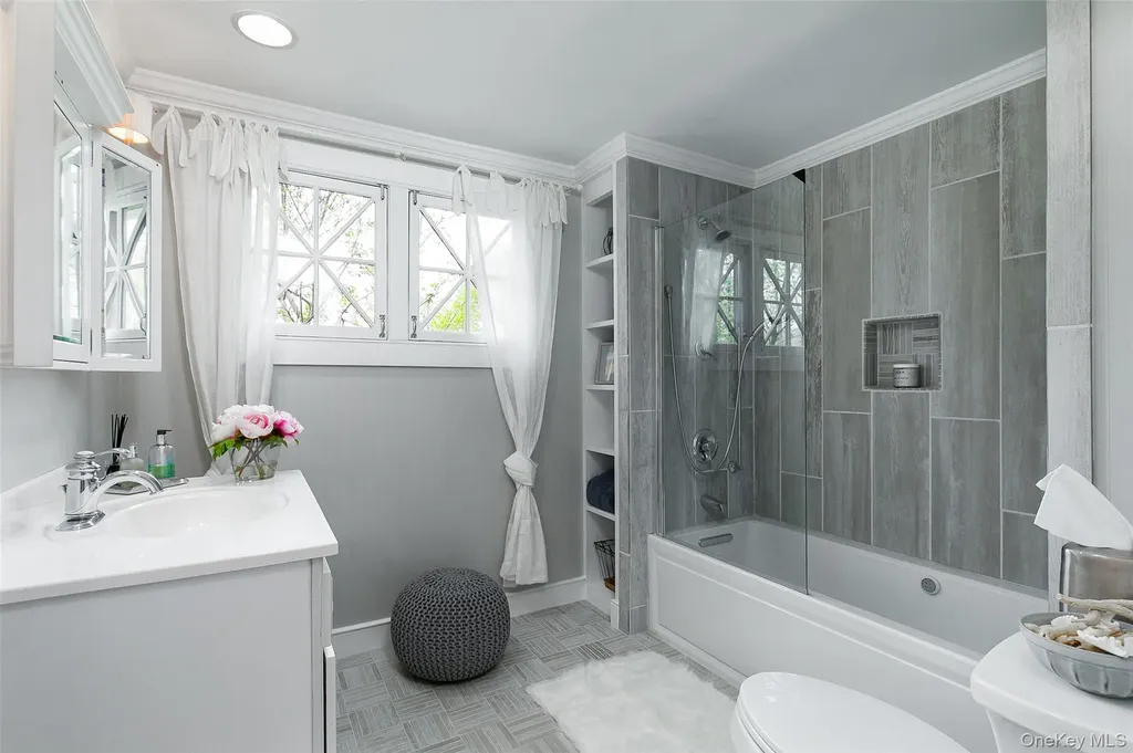 26 Curry Lane Hyde Park NY 12538