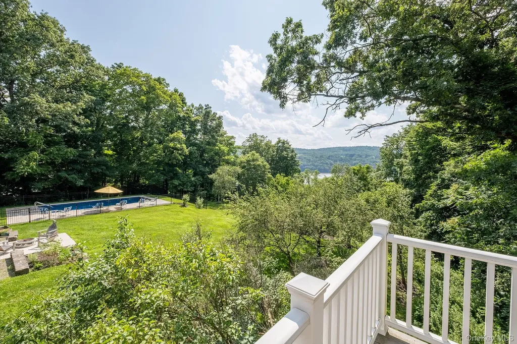 26 Curry Lane Hyde Park NY 12538