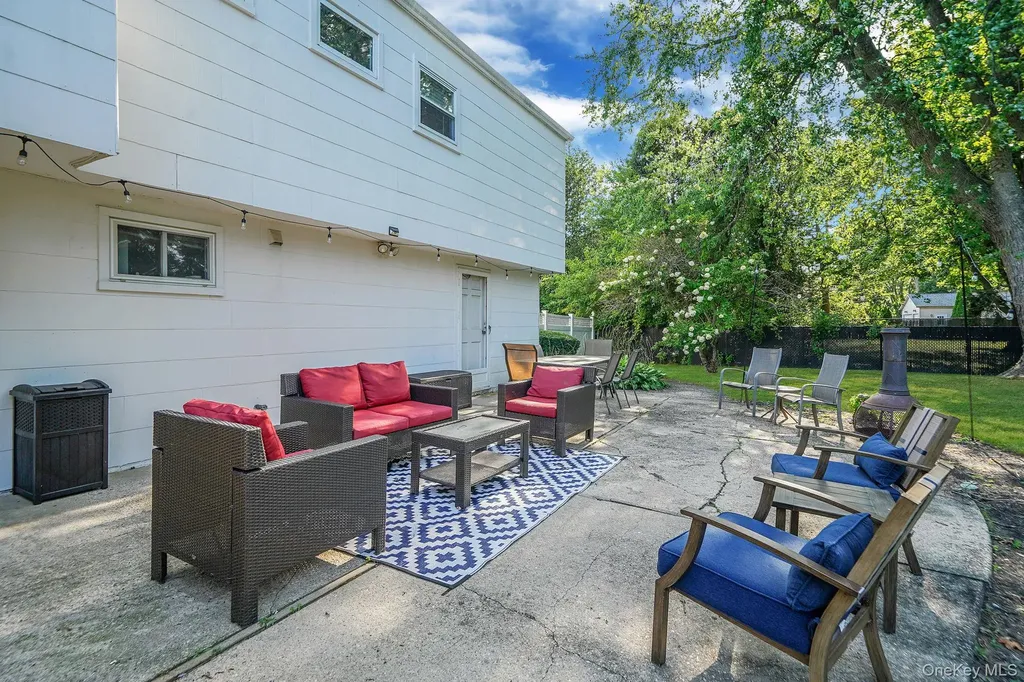 54 Peppermint Road Commack NY 11725