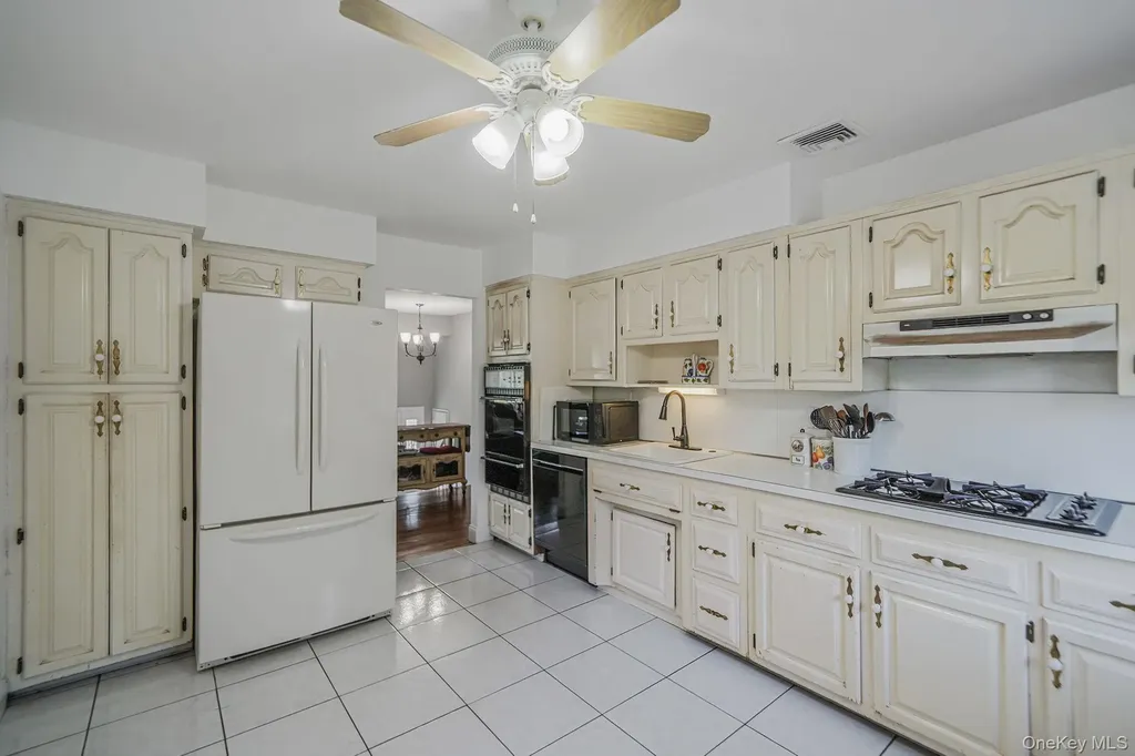54 Peppermint Road Commack NY 11725