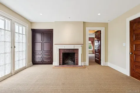 90 Thompson Avenue Babylon NY 11702