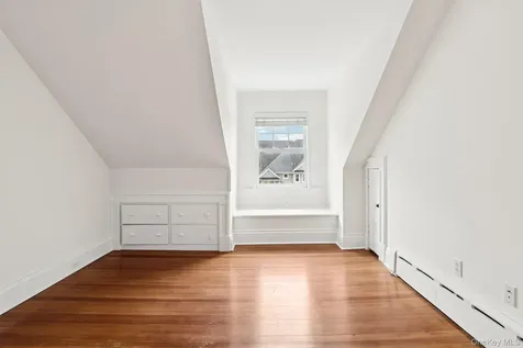 90 Thompson Avenue Babylon NY 11702