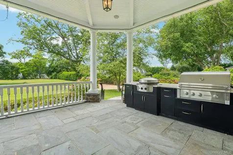 90 Thompson Avenue Babylon NY 11702