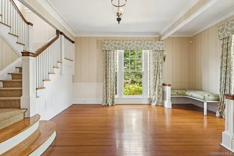 90 Thompson Avenue Babylon NY 11702