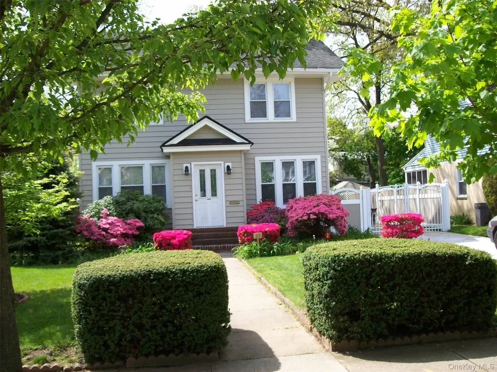 29 Wilson Place Freeport NY 11520