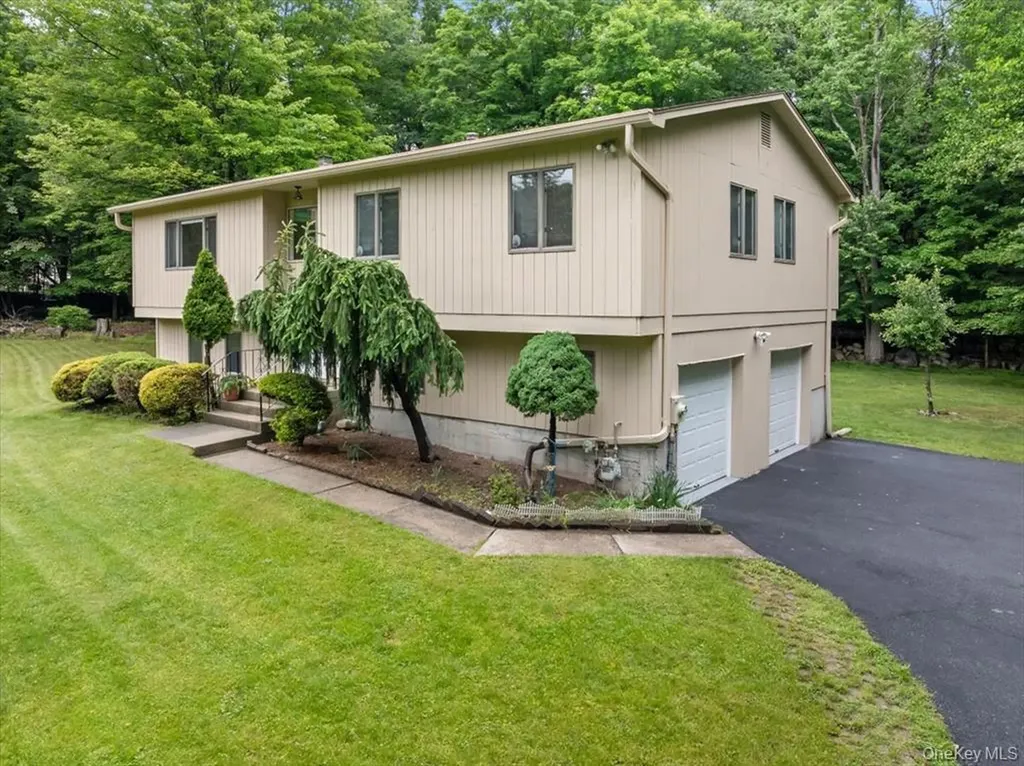 60 Smith Hill Road Airmont NY 10952