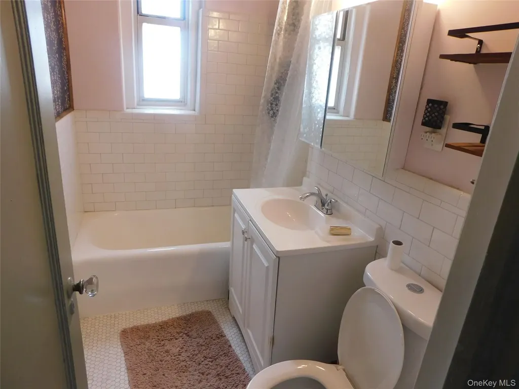 472 Gramatan Avenue Mount Vernon NY 10552