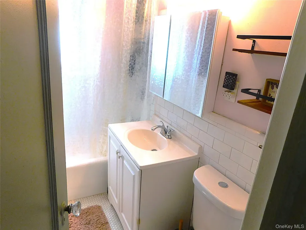 472 Gramatan Avenue Mount Vernon NY 10552