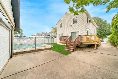 118 Linden Street Bellmore NY 11710