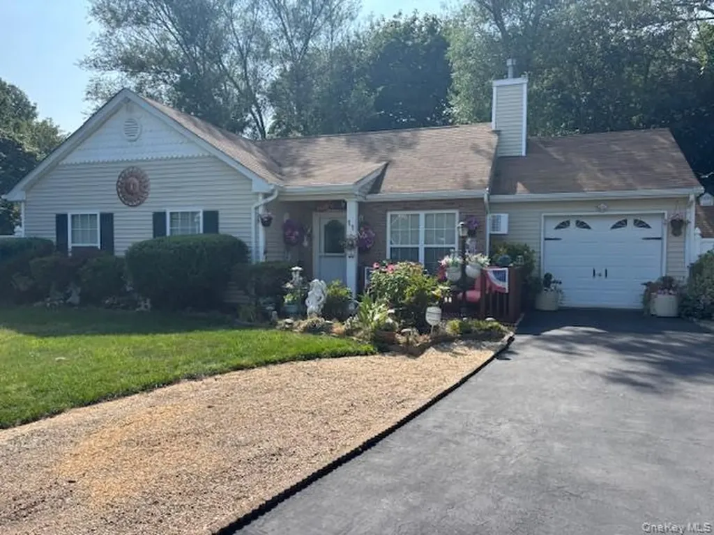 11 Segal Avenue Riverhead NY 11901