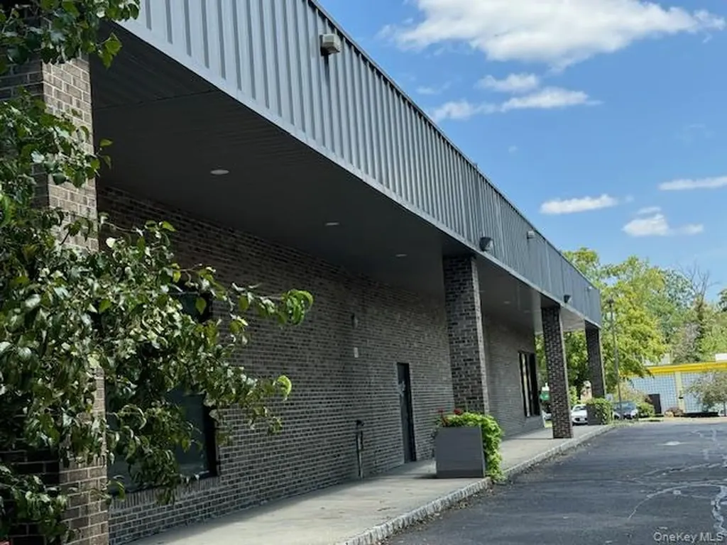 27 Middletown Nanuet NY 10954