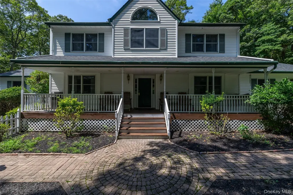 167 Farm Road E Wading River NY 11792