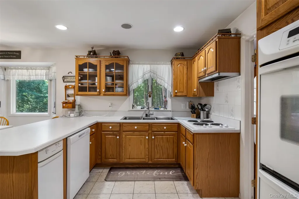 167 Farm Road E Wading River NY 11792