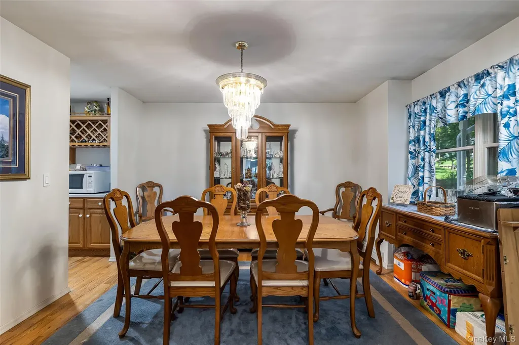 167 Farm Road E Wading River NY 11792