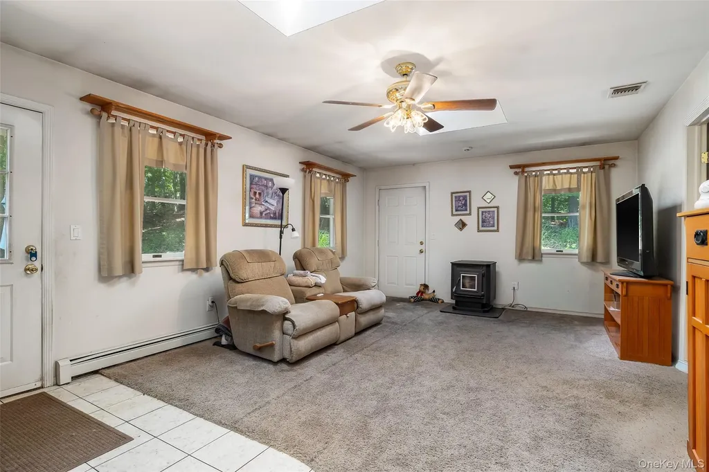 167 Farm Road E Wading River NY 11792
