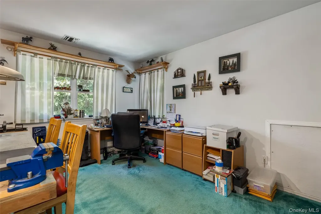 167 Farm Road E Wading River NY 11792