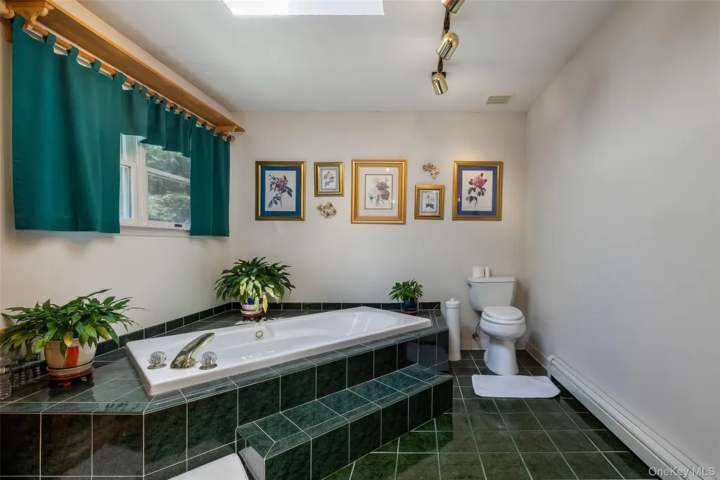 167 Farm Road E Wading River NY 11792