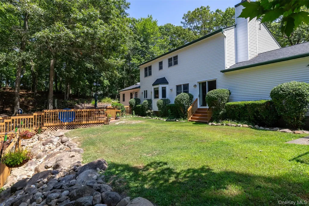 167 Farm Road E Wading River NY 11792