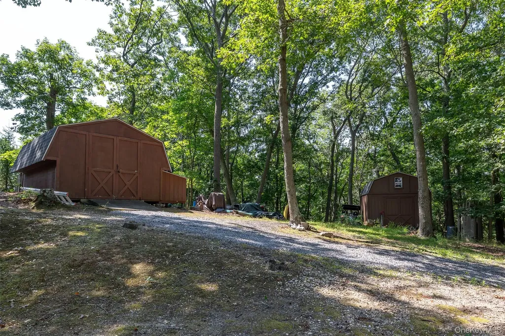 167 Farm Road E Wading River NY 11792