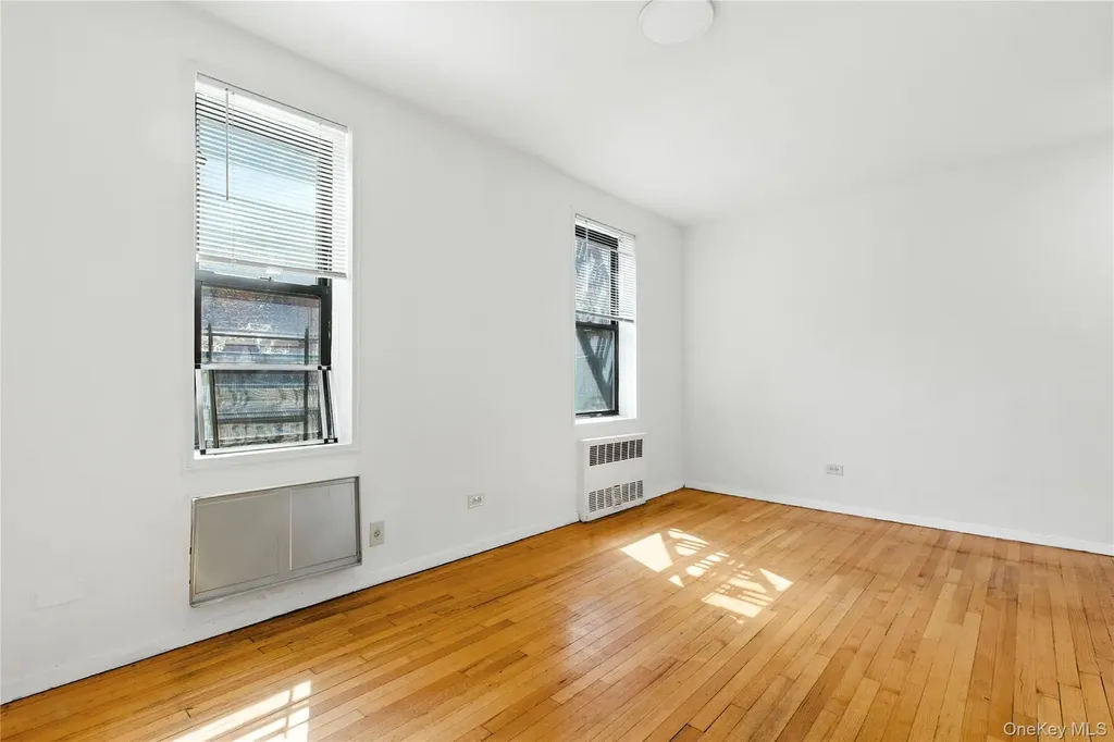 665 Thwaites Place Bronx NY 10467