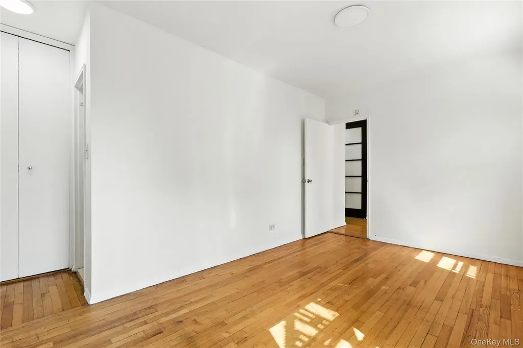 665 Thwaites Place Bronx NY 10467