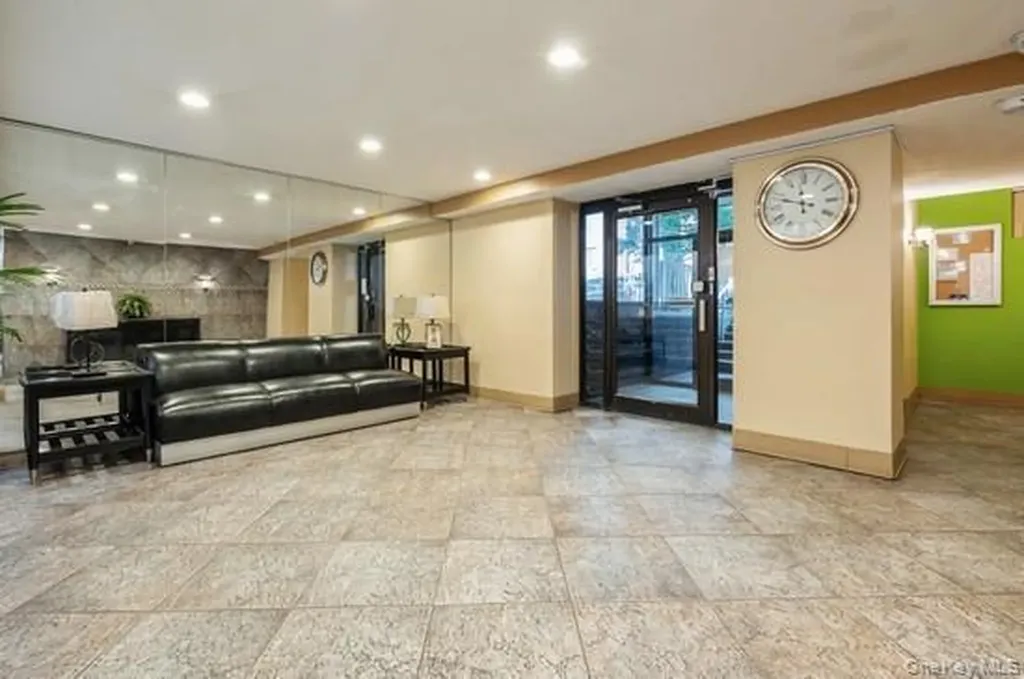 665 Thwaites Place Bronx NY 10467