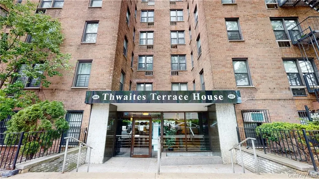 665 Thwaites Place Bronx NY 10467