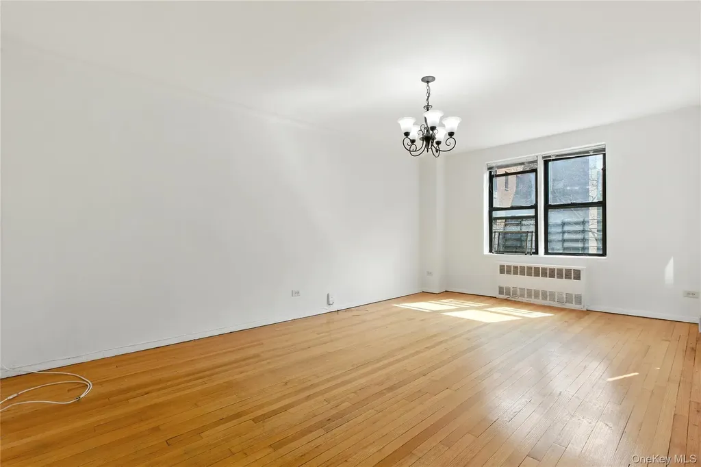 665 Thwaites Place Bronx NY 10467