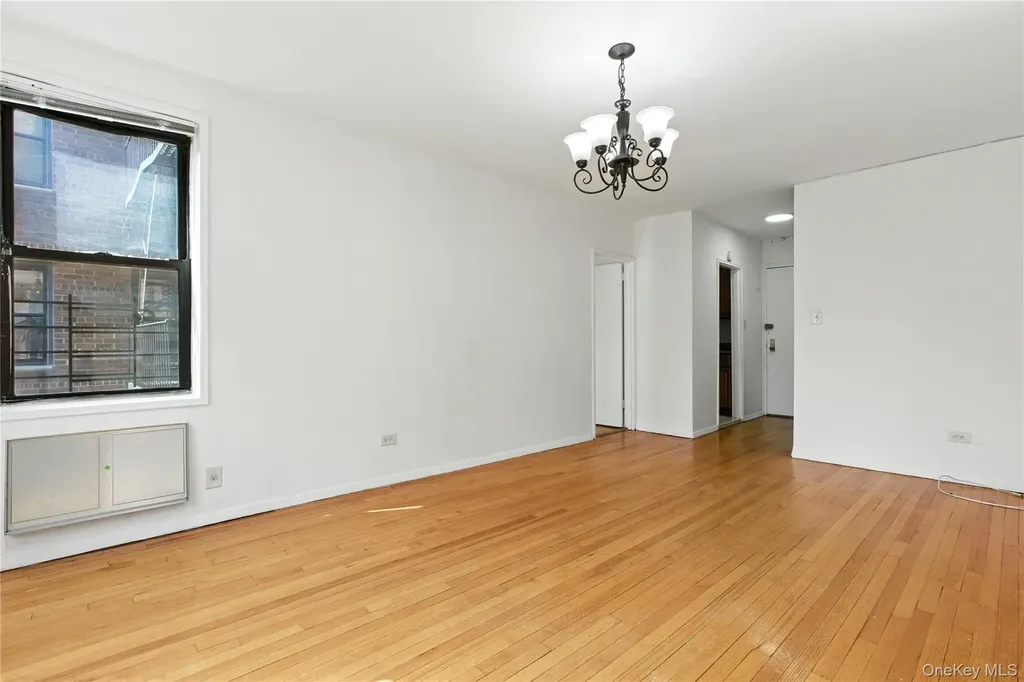 665 Thwaites Place Bronx NY 10467