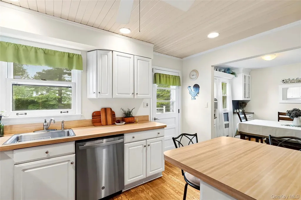 222 Half Hollow Road Deer Park NY 11729