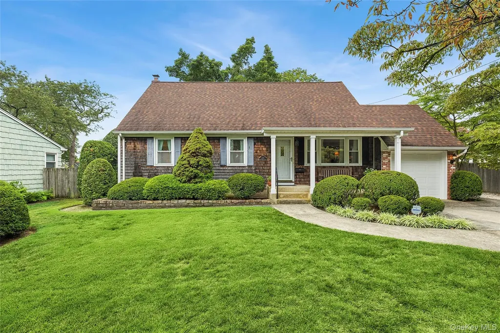 222 Half Hollow Road Deer Park NY 11729