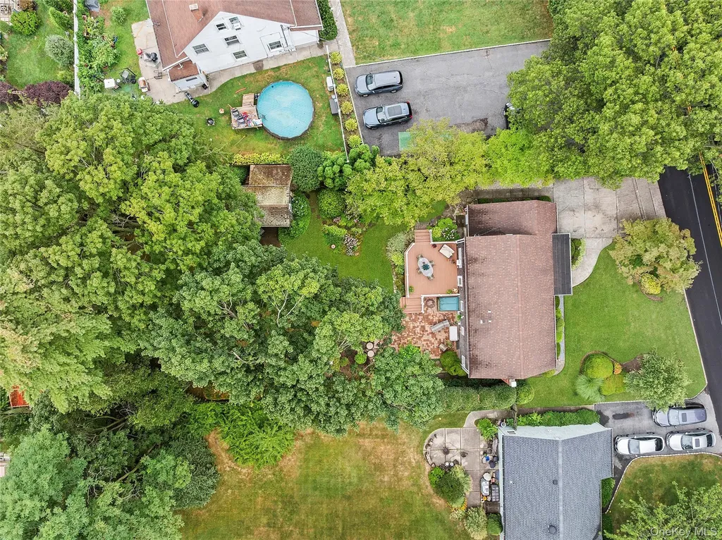 222 Half Hollow Road Deer Park NY 11729