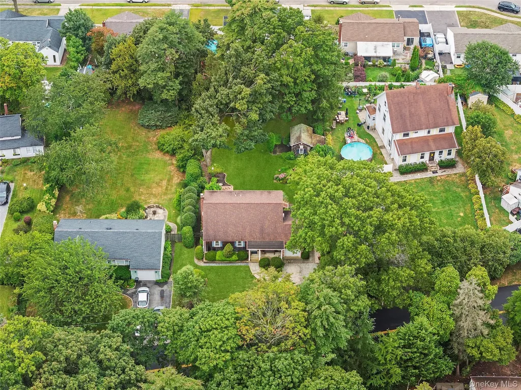 222 Half Hollow Road Deer Park NY 11729