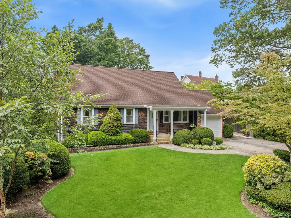 222 Half Hollow Road Deer Park NY 11729