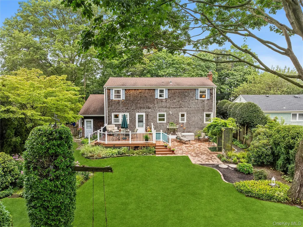 222 Half Hollow Road Deer Park NY 11729